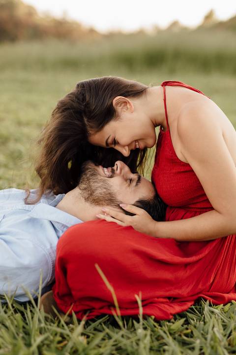Ensaio pre wedding na cachoeira sp sao pedro noiva noivos fotos na fotografo de casamento criativa divertida diferente por do sol pico montanha'