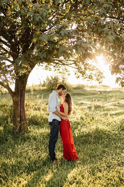 Ensaio pre wedding na cachoeira sp sao pedro noiva noivos fotos na fotografo de casamento criativa divertida diferente por do sol pico montanha'