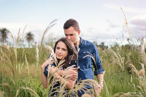 pre wedding em boituva sp com ensaio em balao campo de feno'