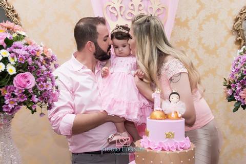 Aniversariantes com os pais - - Aniversário infantil - 1 ano - Studio Eternize - São Sebastião do Paraíso - MG'