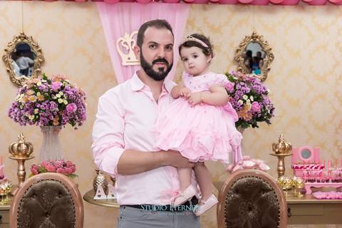 Aniversariante  com o pai- Aniversário infantil - 1 ano - Studio Eternize - São Sebastião do Paraíso - MG'