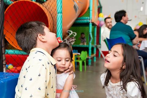 Aniversário infantil - 1 ano - Jardim - Studio Eternize - Alakazam - Poços de Caldas - MG'