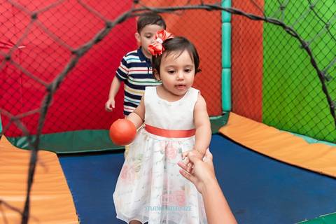 Aniversário infantil - 1 ano - Jardim - Studio Eternize - Alakazam - Poços de Caldas - MG'