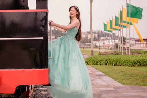 ensaio_15anos_princesa_Estação Carlos Barbosa_mariafumaça_verdinhoqueamamos_olliverfotografias'