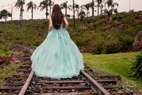 ensaio_15anos_princesa_Estação Carlos Barbosa_mariafumaça_verdinhoqueamamos_olliverfotografias'