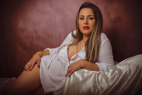 Ensaio Feminino | Programa Arte e Mulher | Estúdio | Estúdio próprio na Mooca | Cid Andrade Retratos'