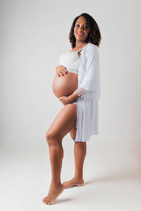 Foto de gestante em estúdio em Belo horizonte'
