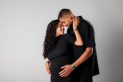 Foto de gestante em estudio'