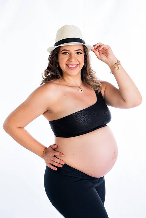 Foto de gestante em estúdio profissional Belo Horizonte'