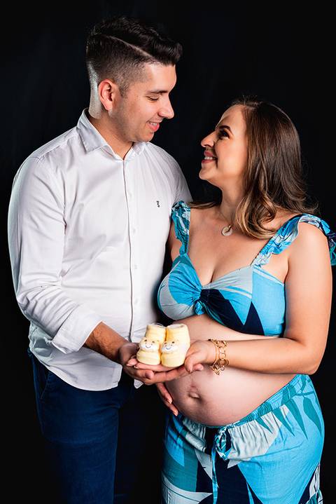 Foto de gestante em estúdio profissional em Belo horizonte'