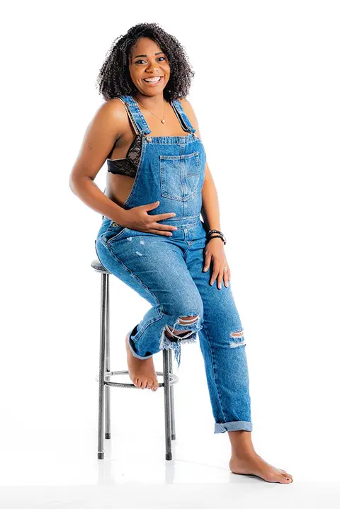 Foto de gravida em estudio fotográfico em belo horizonte'