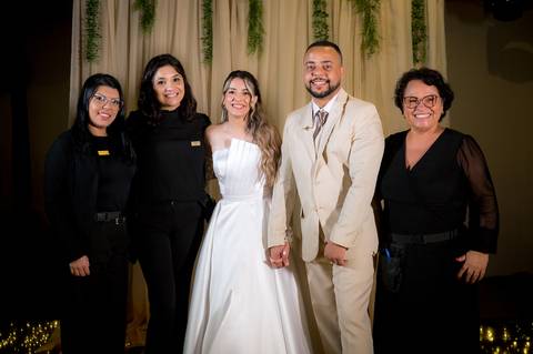 Casamento na Chácara Talivo, fotografado pela True Fotografia com um olhar sensível, espontâneo e documental. Fotógrafos de casamento em Curitiba e região metropolitana.

#CasamentoChácaraTalivo #FotógrafoDeCasamentoCuritiba #FotografiaDeCasamento'