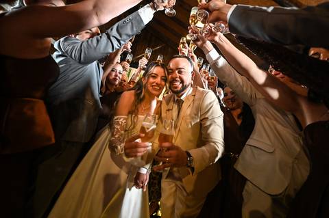 Casamento na Chácara Talivo, fotografado pela True Fotografia com um olhar sensível, espontâneo e documental. Fotógrafos de casamento em Curitiba e região metropolitana.

#CasamentoChácaraTalivo #FotógrafoDeCasamentoCuritiba #FotografiaDeCasamento'