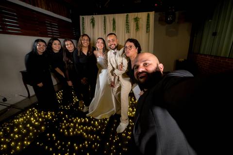 Casamento na Chácara Talivo, fotografado pela True Fotografia com um olhar sensível, espontâneo e documental. Fotógrafos de casamento em Curitiba e região metropolitana.

#CasamentoChácaraTalivo #FotógrafoDeCasamentoCuritiba #FotografiaDeCasamento'