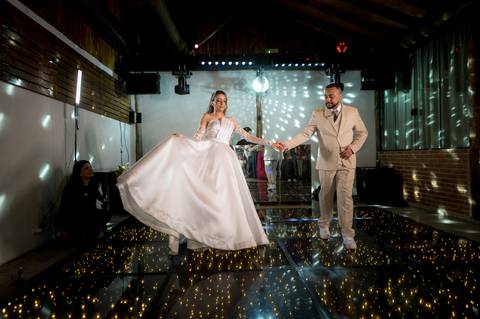 Casamento na Chácara Talivo, fotografado pela True Fotografia com um olhar sensível, espontâneo e documental. Fotógrafos de casamento em Curitiba e região metropolitana.

#CasamentoChácaraTalivo #FotógrafoDeCasamentoCuritiba #FotografiaDeCasamento'