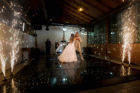 Casamento na Chácara Talivo, fotografado pela True Fotografia com um olhar sensível, espontâneo e documental. Fotógrafos de casamento em Curitiba e região metropolitana.

#CasamentoChácaraTalivo #FotógrafoDeCasamentoCuritiba #FotografiaDeCasamento'