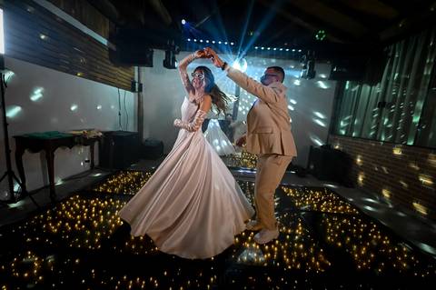 Casamento na Chácara Talivo, fotografado pela True Fotografia com um olhar sensível, espontâneo e documental. Fotógrafos de casamento em Curitiba e região metropolitana.

#CasamentoChácaraTalivo #FotógrafoDeCasamentoCuritiba #FotografiaDeCasamento'