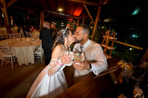 Casamento na Chácara Talivo, fotografado pela True Fotografia com um olhar sensível, espontâneo e documental. Fotógrafos de casamento em Curitiba e região metropolitana.

#CasamentoChácaraTalivo #FotógrafoDeCasamentoCuritiba #FotografiaDeCasamento'