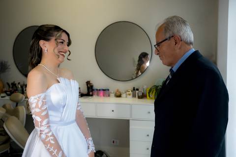 Casamento na Chácara Talivo, fotografado pela True Fotografia com um olhar sensível, espontâneo e documental. Fotógrafos de casamento em Curitiba e região metropolitana.

#CasamentoChácaraTalivo #FotógrafoDeCasamentoCuritiba #FotografiaDeCasamento'