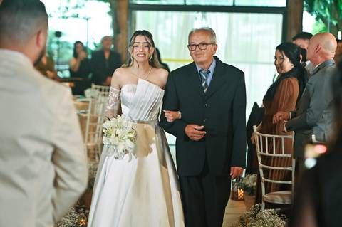 Casamento na Chácara Talivo, fotografado pela True Fotografia com um olhar sensível, espontâneo e documental. Fotógrafos de casamento em Curitiba e região metropolitana.

#CasamentoChácaraTalivo #FotógrafoDeCasamentoCuritiba #FotografiaDeCasamento'