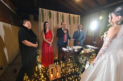 Casamento na Chácara Talivo, fotografado pela True Fotografia com um olhar sensível, espontâneo e documental. Fotógrafos de casamento em Curitiba e região metropolitana.

#CasamentoChácaraTalivo #FotógrafoDeCasamentoCuritiba #FotografiaDeCasamento'