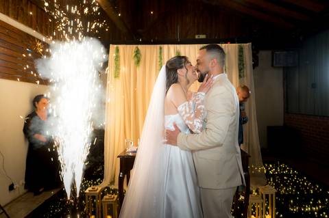 Casamento na Chácara Talivo, fotografado pela True Fotografia com um olhar sensível, espontâneo e documental. Fotógrafos de casamento em Curitiba e região metropolitana.

#CasamentoChácaraTalivo #FotógrafoDeCasamentoCuritiba #FotografiaDeCasamento'