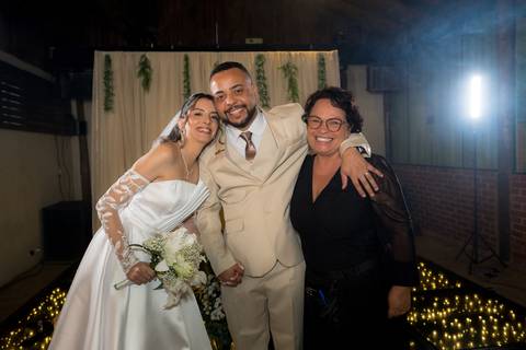 Casamento na Chácara Talivo, fotografado pela True Fotografia com um olhar sensível, espontâneo e documental. Fotógrafos de casamento em Curitiba e região metropolitana.

#CasamentoChácaraTalivo #FotógrafoDeCasamentoCuritiba #FotografiaDeCasamento'