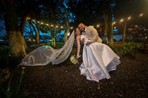 Casamento na Chácara Talivo, fotografado pela True Fotografia com um olhar sensível, espontâneo e documental. Fotógrafos de casamento em Curitiba e região metropolitana.

#CasamentoChácaraTalivo #FotógrafoDeCasamentoCuritiba #FotografiaDeCasamento'
