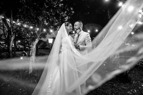Casamento na Chácara Talivo, fotografado pela True Fotografia com um olhar sensível, espontâneo e documental. Fotógrafos de casamento em Curitiba e região metropolitana.

#CasamentoChácaraTalivo #FotógrafoDeCasamentoCuritiba #FotografiaDeCasamento'