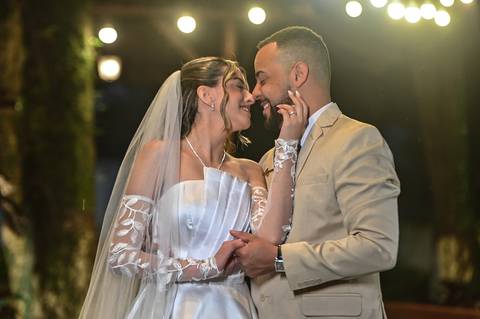 Casamento na Chácara Talivo, fotografado pela True Fotografia com um olhar sensível, espontâneo e documental. Fotógrafos de casamento em Curitiba e região metropolitana.

#CasamentoChácaraTalivo #FotógrafoDeCasamentoCuritiba #FotografiaDeCasamento'
