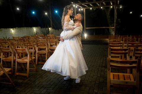 Casamento na Chácara Talivo, fotografado pela True Fotografia com um olhar sensível, espontâneo e documental. Fotógrafos de casamento em Curitiba e região metropolitana.

#CasamentoChácaraTalivo #FotógrafoDeCasamentoCuritiba #FotografiaDeCasamento'