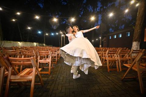 Casamento na Chácara Talivo, fotografado pela True Fotografia com um olhar sensível, espontâneo e documental. Fotógrafos de casamento em Curitiba e região metropolitana.

#CasamentoChácaraTalivo #FotógrafoDeCasamentoCuritiba #FotografiaDeCasamento'