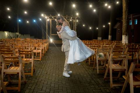 Casamento na Chácara Talivo, fotografado pela True Fotografia com um olhar sensível, espontâneo e documental. Fotógrafos de casamento em Curitiba e região metropolitana.

#CasamentoChácaraTalivo #FotógrafoDeCasamentoCuritiba #FotografiaDeCasamento'