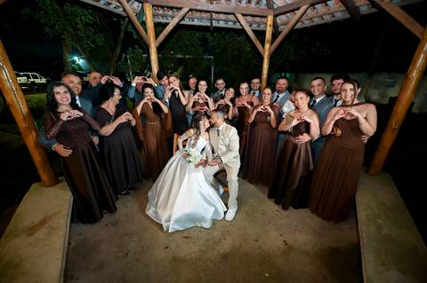 Casamento na Chácara Talivo, fotografado pela True Fotografia com um olhar sensível, espontâneo e documental. Fotógrafos de casamento em Curitiba e região metropolitana.

#CasamentoChácaraTalivo #FotógrafoDeCasamentoCuritiba #FotografiaDeCasamento'
