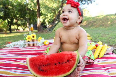 Registrando a introdução alimentar com frutas '