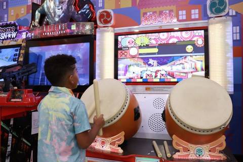Festa de aniversário infantil no shopping com tema slimes'