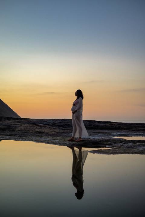 ensaio gestante, praia de Itacoatiara'