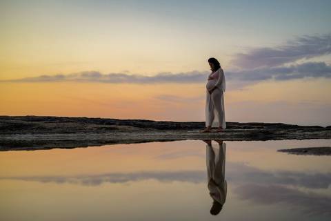 ensaio gestante, praia de Itacoatiara'