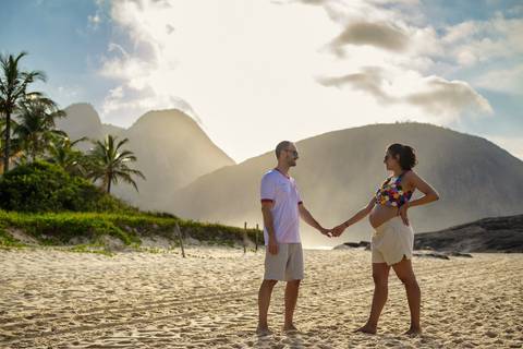 ensaio gestante, praia de Itacoatiara'