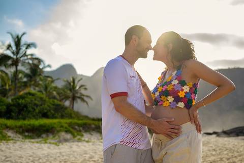 ensaio gestante, praia de Itacoatiara'