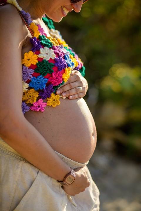 ensaio gestante, praia de Itacoatiara'