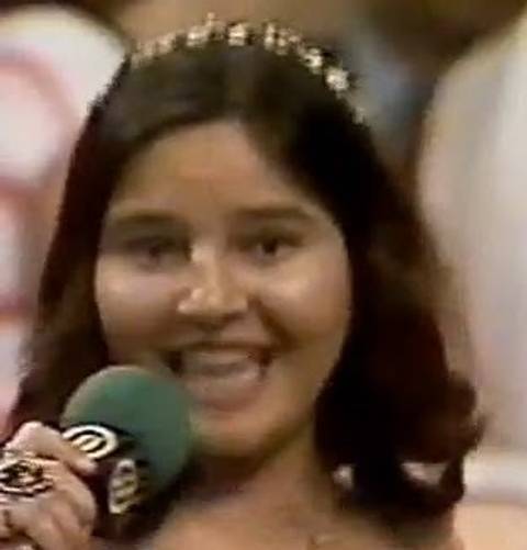 LEMBRAM DA MISS LENE?? ♫♫ QUANDO EU CHEGO TODO MUNDO QUER CHEGAR, QUANDO EU DANÇO TODO MUNDO QUER DANÇAR.... ♫♫'