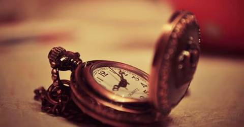 O TEMPO DEIXA PERGUNTAS, MOSTRA RESPOSTAS, ESCLARECE DÚVIDAS, MAS ACIMA DE TUDO O TEMPO TRAZ VERDADES'