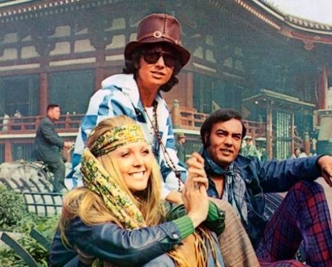 MAS SE VOCÊ CAMINHAR COMIGO, SEJA QUAL FOR O CAMINHO EU SIGO, NÃO IMPORTA AONDE FOR, EU TENHO AMOR, EU TENHO AMOR'