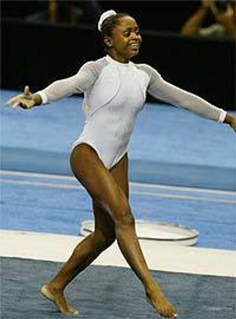 NOSSA ETERNA PÉROLA NEGRA, PRIMEIRA BRASILEIRA CAMPEÃ MUNDIAL DE GINÁSTICA'