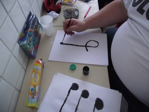 Era uma vez um garoto igual a vocês. Sabia das coisas do mundo nos desenhos que ele mesmo fez (Daniel Azulay)'