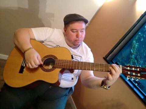 Não posso passar sem meu violão'