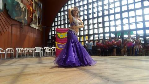 A sublime arte da dança do ventre (na foto, Núbia Cabral aka Nava Latika)'