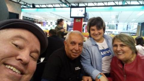 A AMIZADE EXISTE, POIS DEUS TEVE O DOM DE PLANTAR'