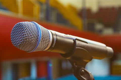 SE EU TÔ COM O MICROFONE, É TUDO NO MEU NOME'